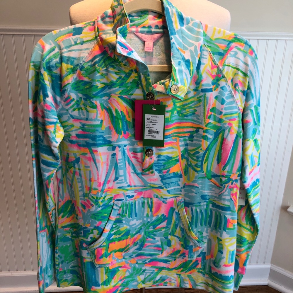 Lilly Pulitzer pullover NWT and gold buttons